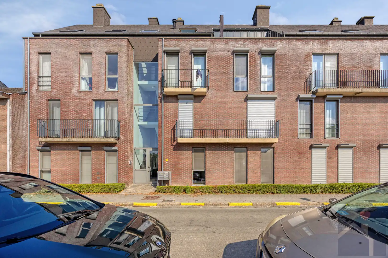 Instapklaar 2-slaapkamerappartement met terras, parking & berging in centrum Overpelt foto 25