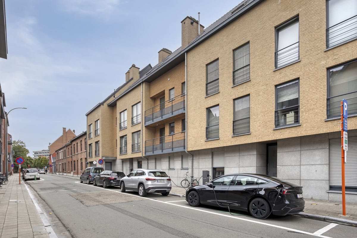 Investeringsappartement met terras en parking in Hasselt foto 2