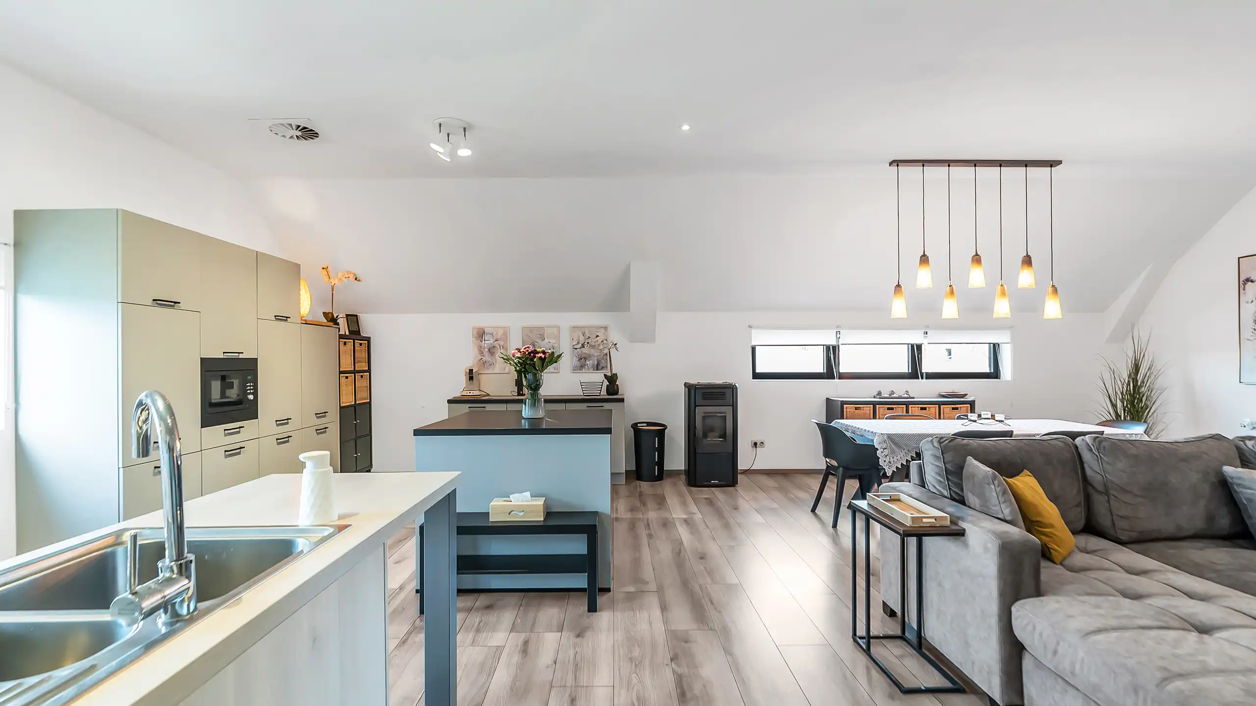 Uniek wonen in loftstijl met veel potentieel op topligging foto 4