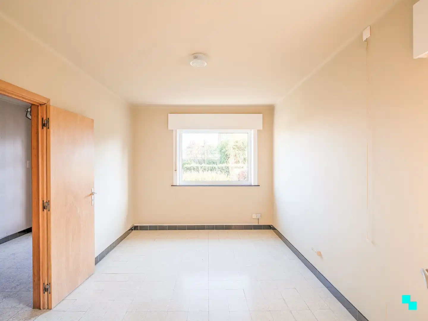 Te renoveren woning met garage en unieke tuingrond grenzend aan het bos foto 10