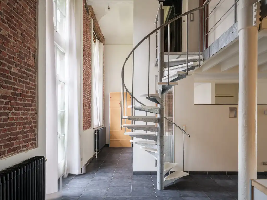 Ruime loft met industrieel karakter en twee terrassen, gelegen op de tweede bouwlijn aan de Lousbergskaai. foto 13