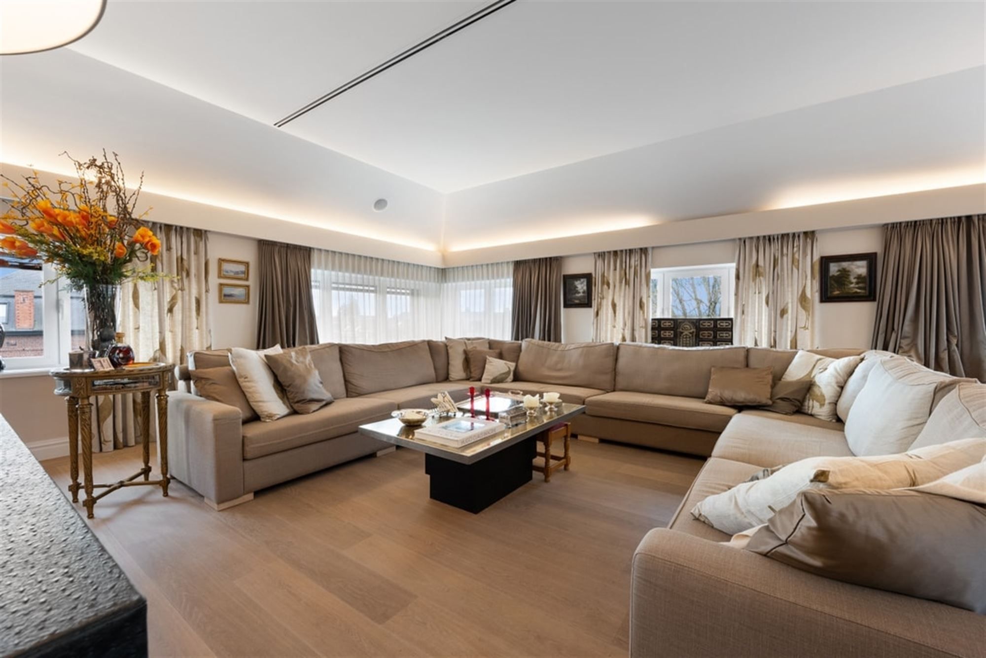 LUXUEUS APPARTEMENT VAN 365M² MET AFWERKING VAN HOOGSTE KWALITEIT IN TONGEREN foto 6
