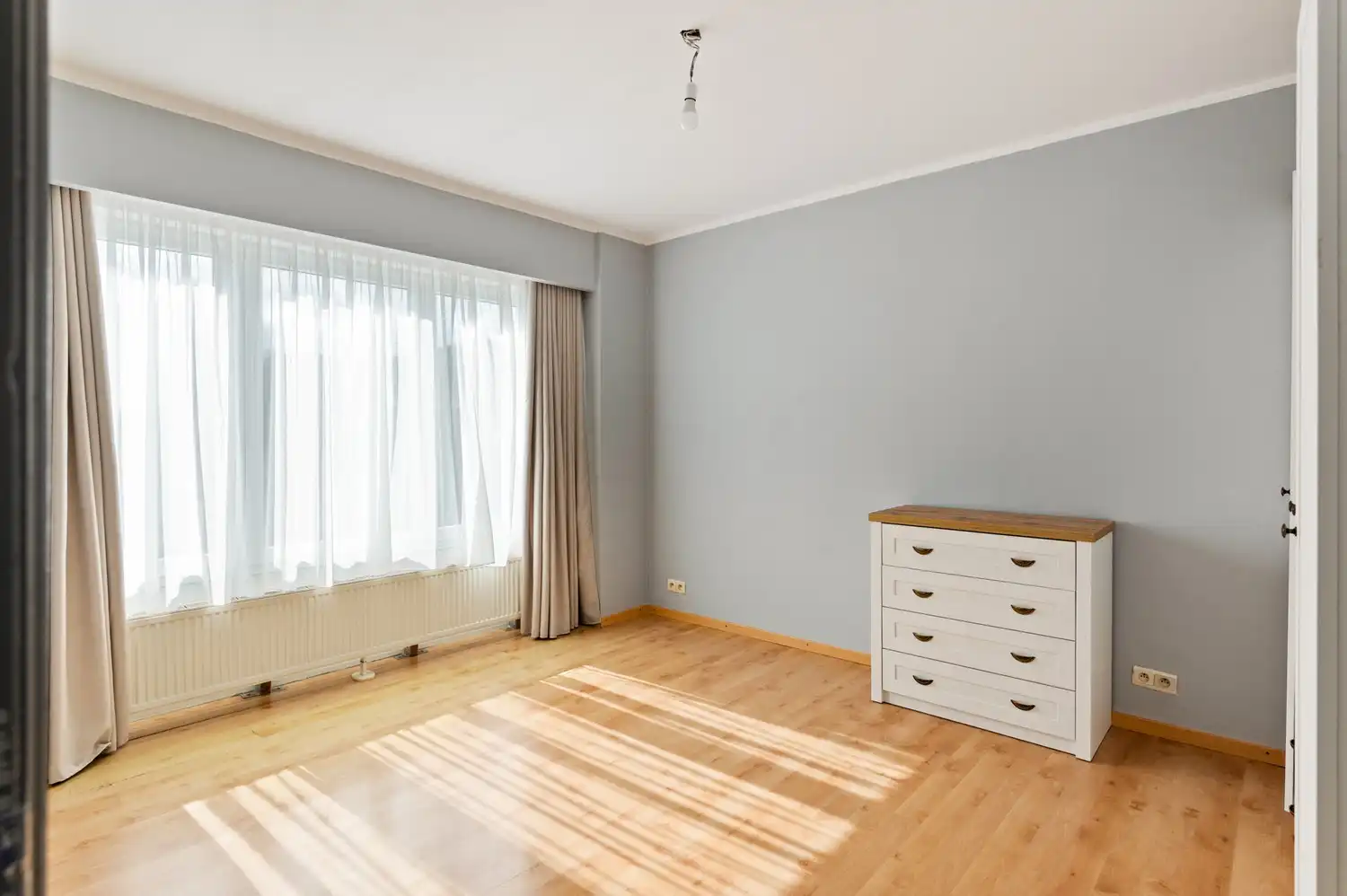 Appartement met 2 slaapkamers en 2 garages in de Unitas Wijk! foto 13