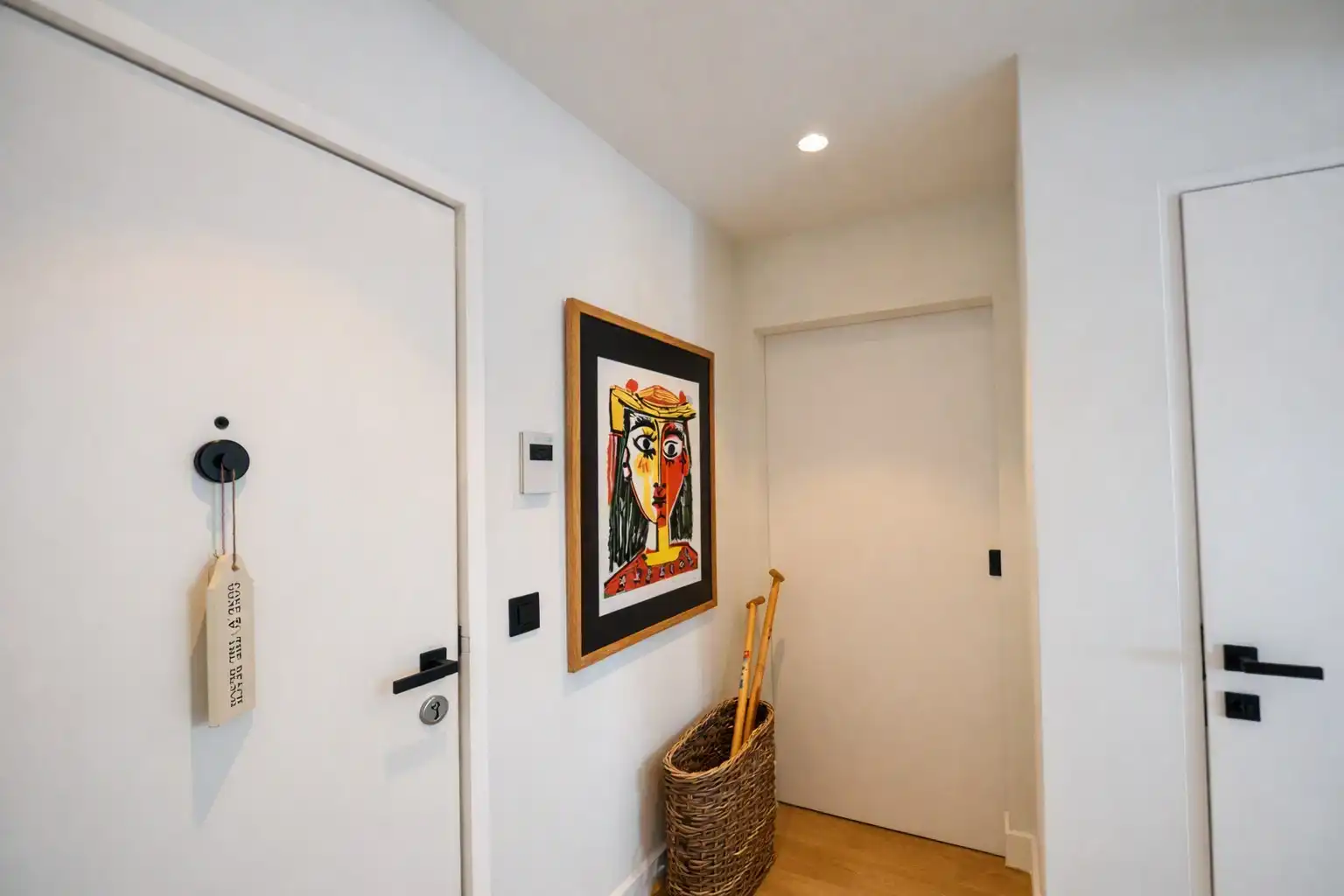 Stijlvol hoekappartement met tijdloze elegantie en een open zicht op de Kustlaan. foto 14