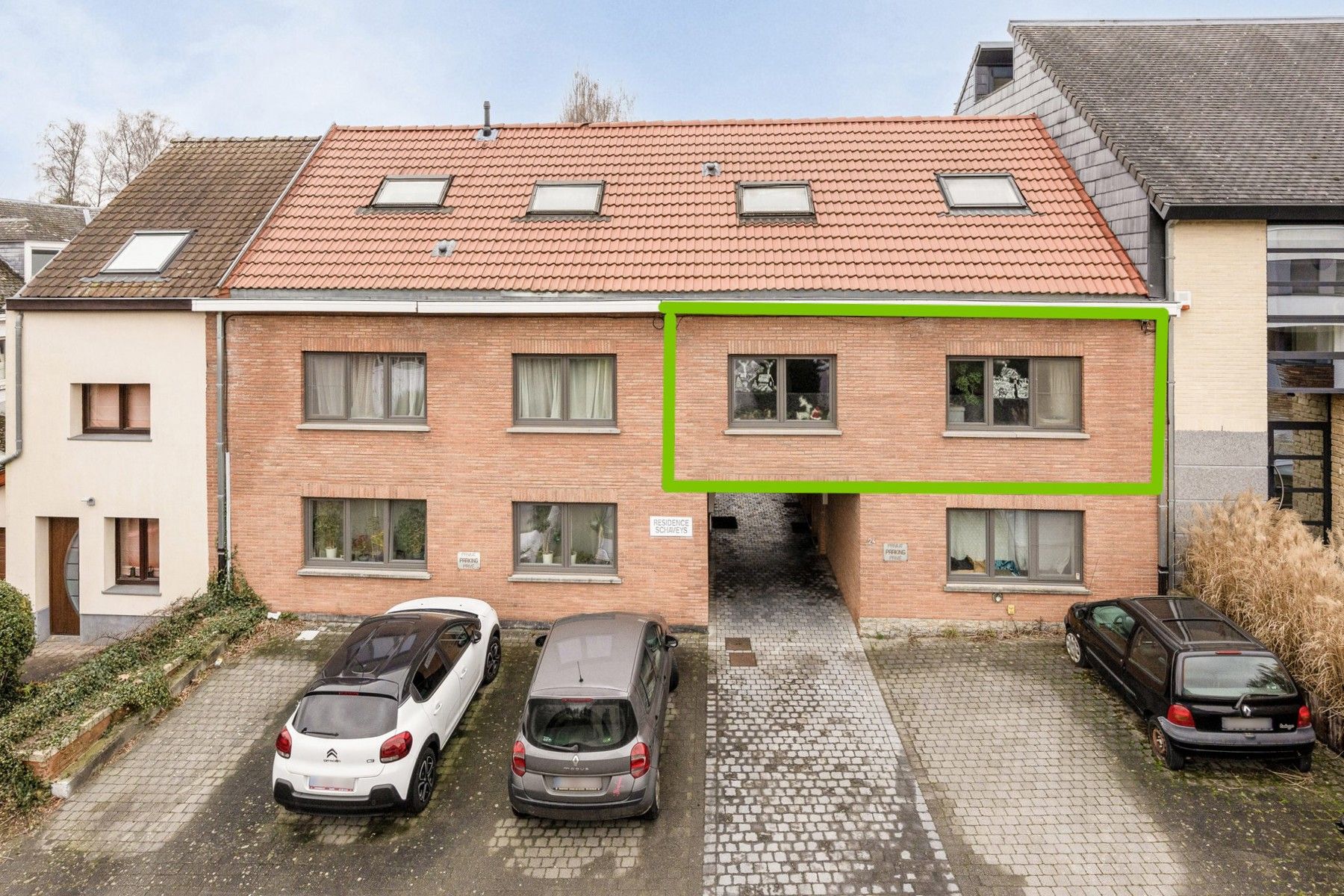 Appartement op 1ste verdieping, 2 slaapkamers en staanplaats foto 1