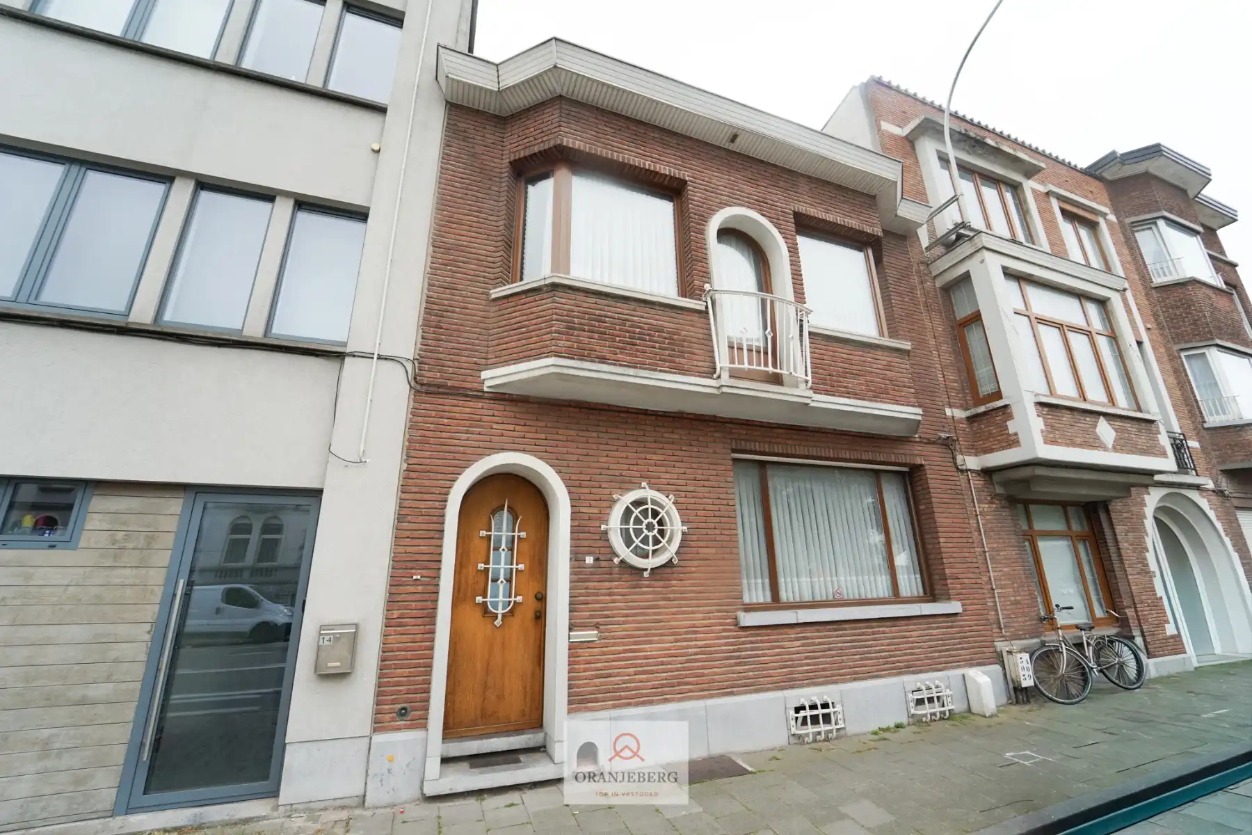 Charmante op te frissen woning met stadstuin! foto 2