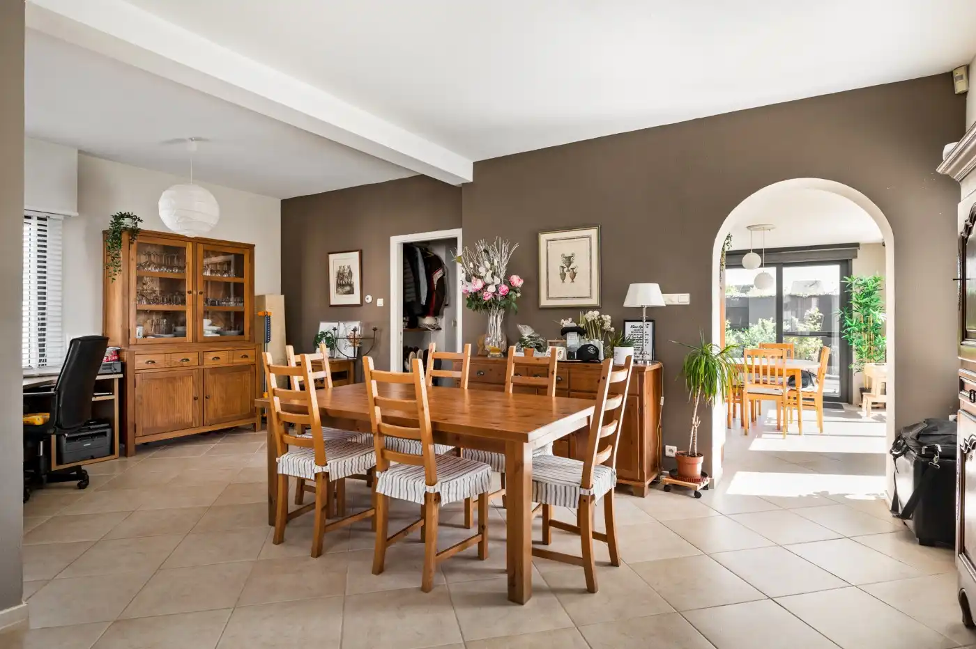 Instapklare, vrijstaande woning met 2 slpk., tuin en garage foto 2