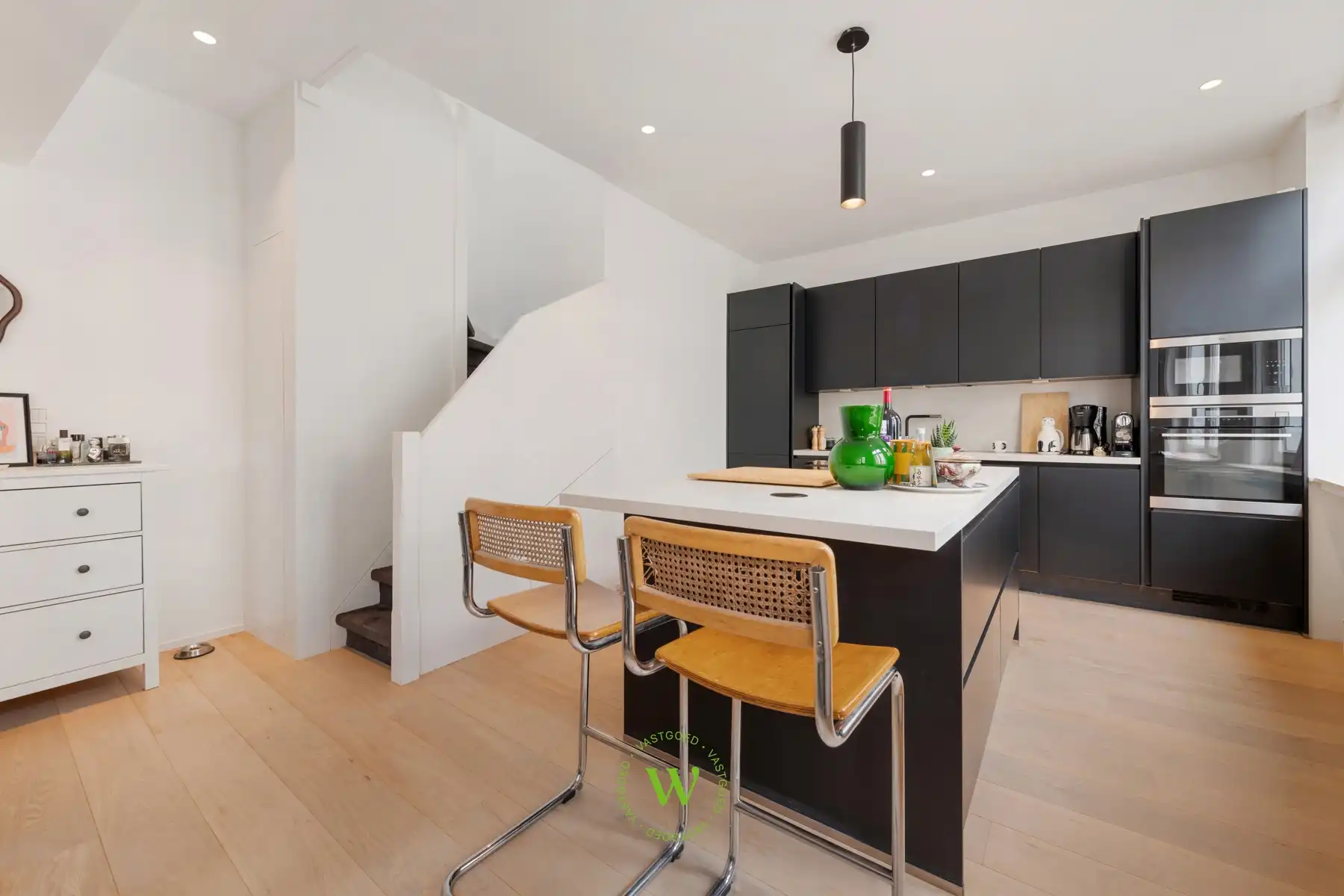 Karaktervolle bel-étagewoning op een toplocatie in Brugge. foto 2
