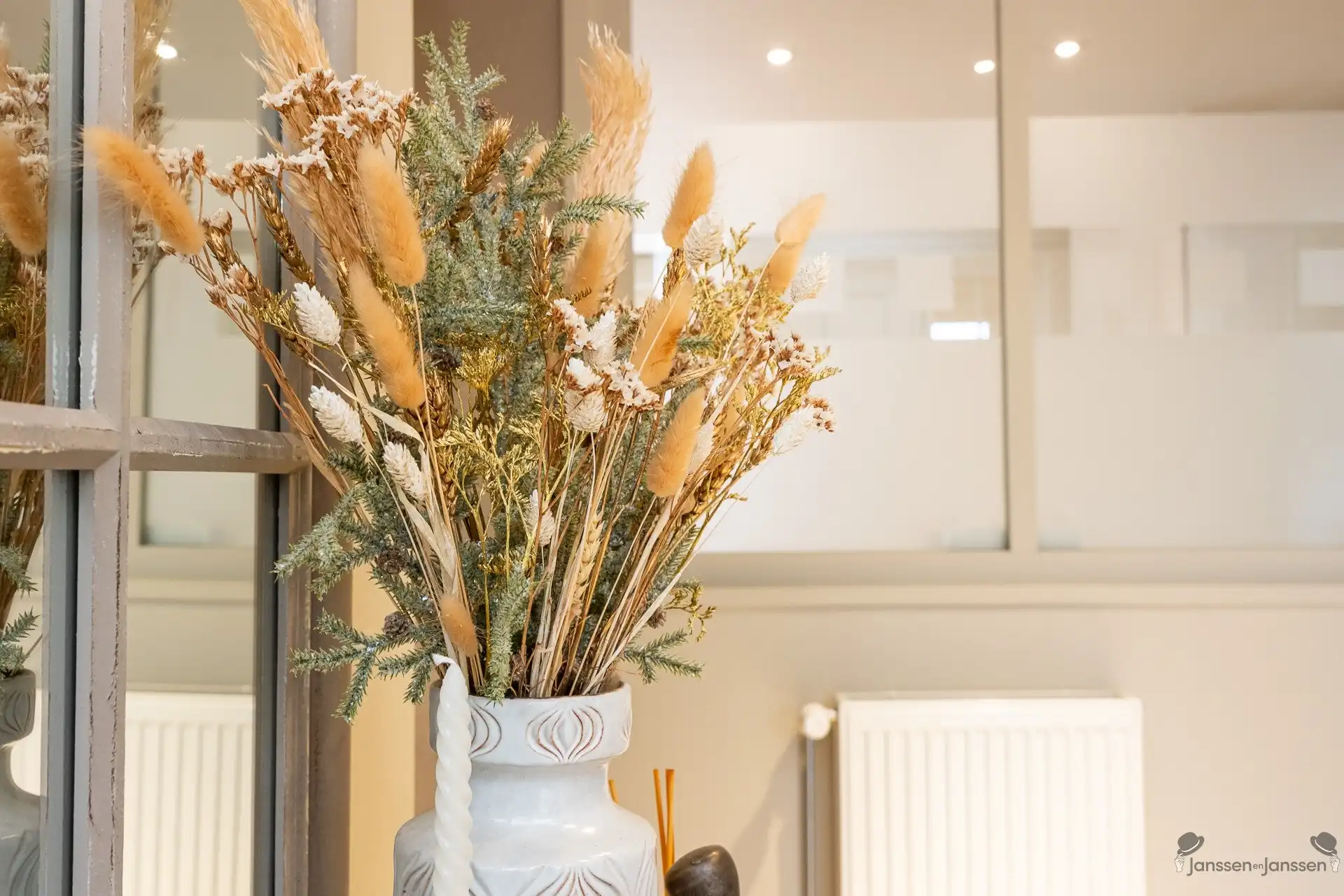 Gerenoveerde boerderij met landelijk zicht foto 12