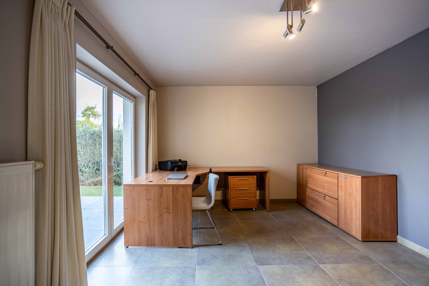 Ruime en lichtrijke woning in een rustige doodlopende straat foto 8