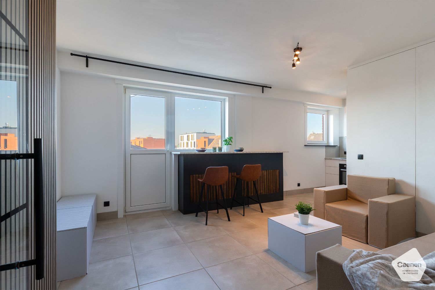 STIJLVOL & GERENOVEERD APPARTEMENT in het hartje van OOSTKAMP MET 2 SLAAPKAMERS foto 3