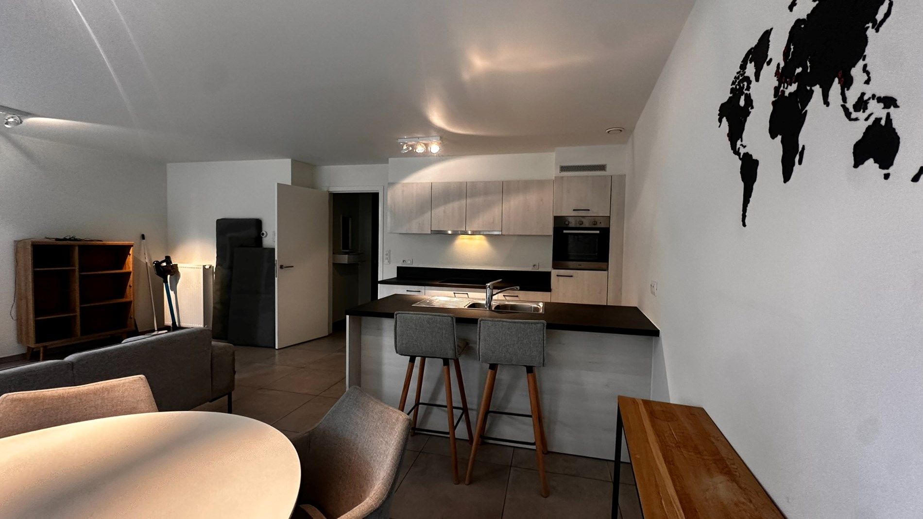 Modern gelijkvloers appartement met terras in Lokeren foto 3
