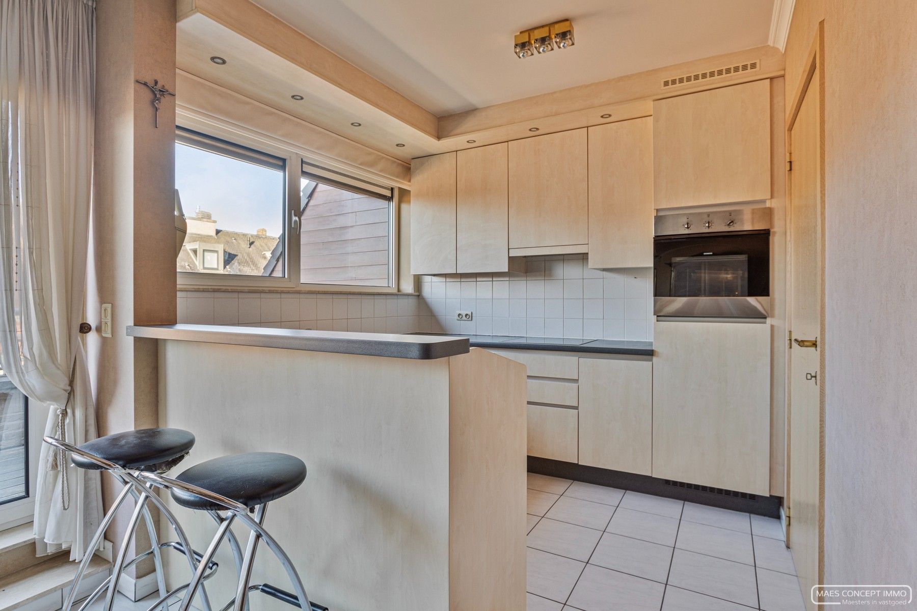 Op te frissen appartement met 2 slaapkamers & 2 ruime terrassen in het hart van Roeselare foto 9