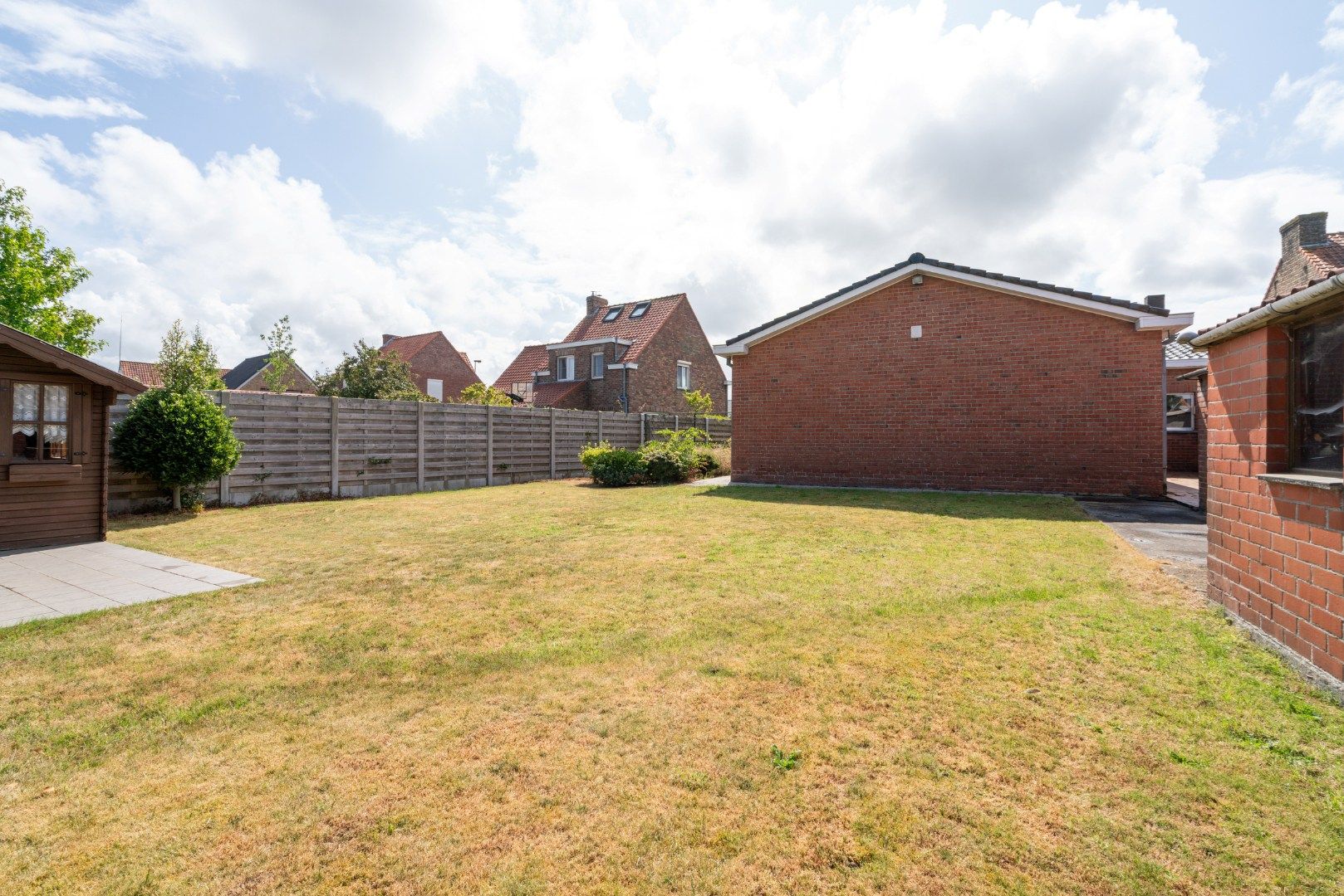 Te renoveren gelijkvloerse villa op een royaal perceel van 745 m² in de Warandestraat 65 – solide basis met groeipotentieel foto 25