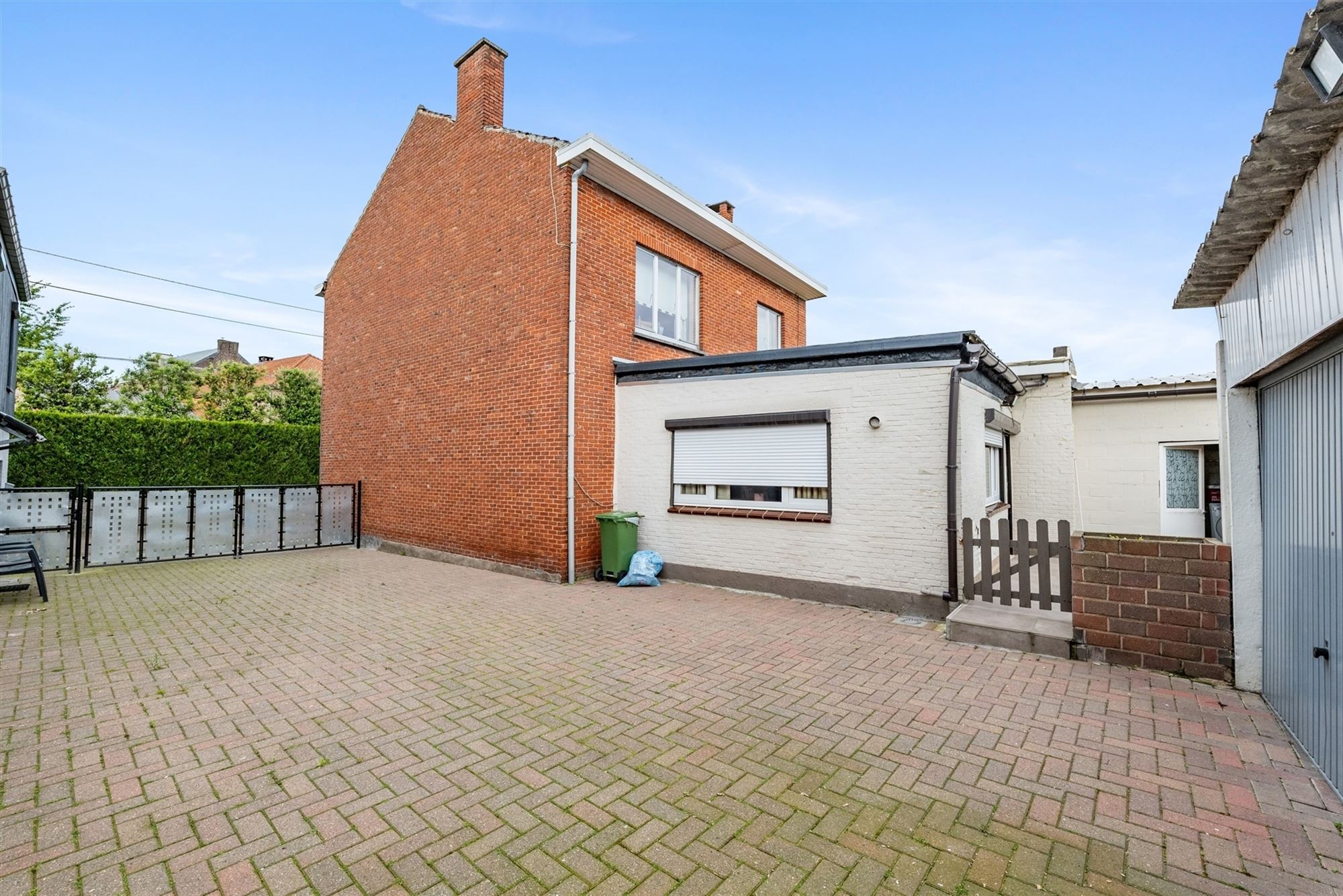 KNUSSE GEZINSWONING MET 3 SLKS IN HET LANDELIJKE GINGELOM foto 8