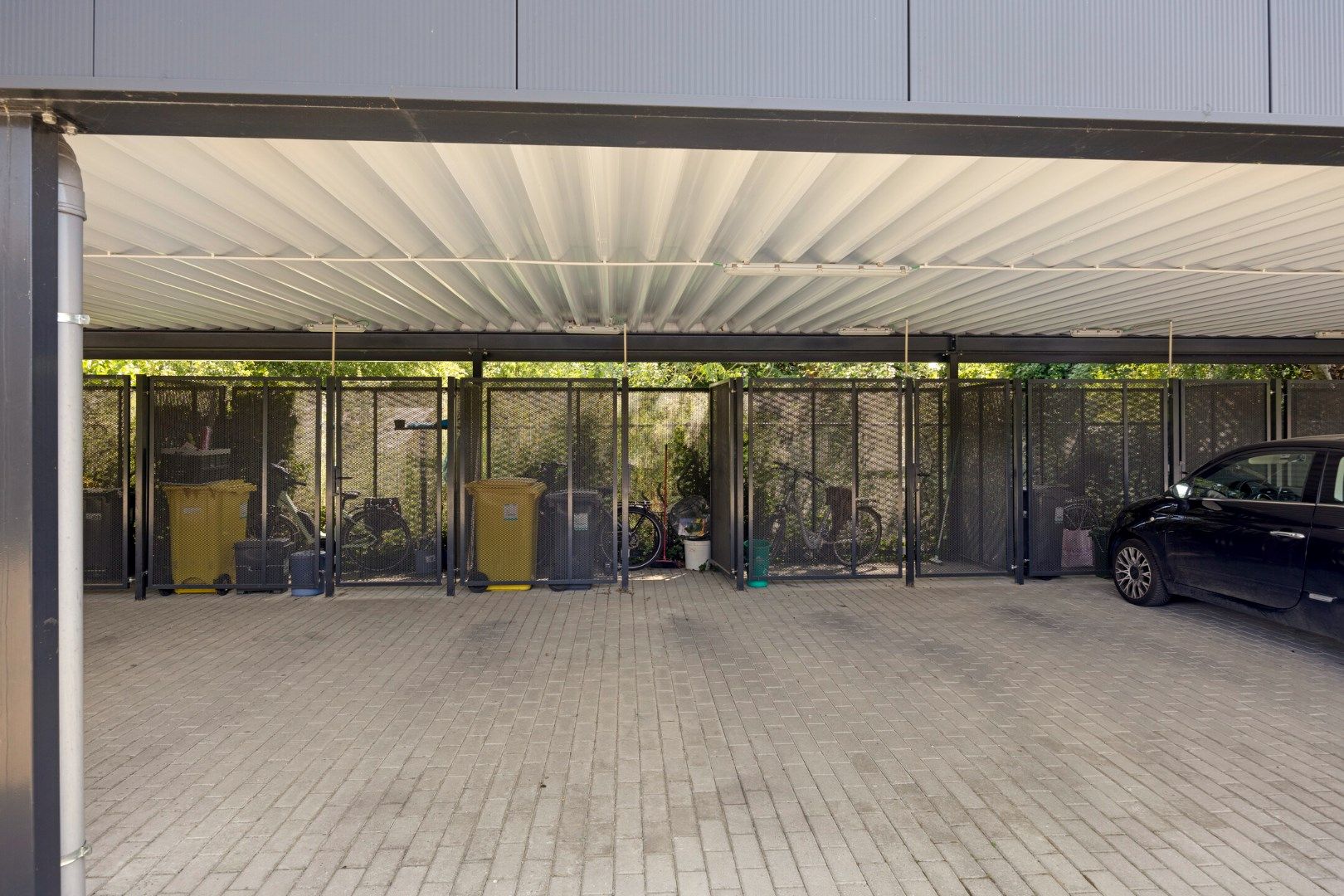 Recent gelijkvloers duplex appartement met 2 slpks, tuin, terras, kelderberging en carport ! foto 25