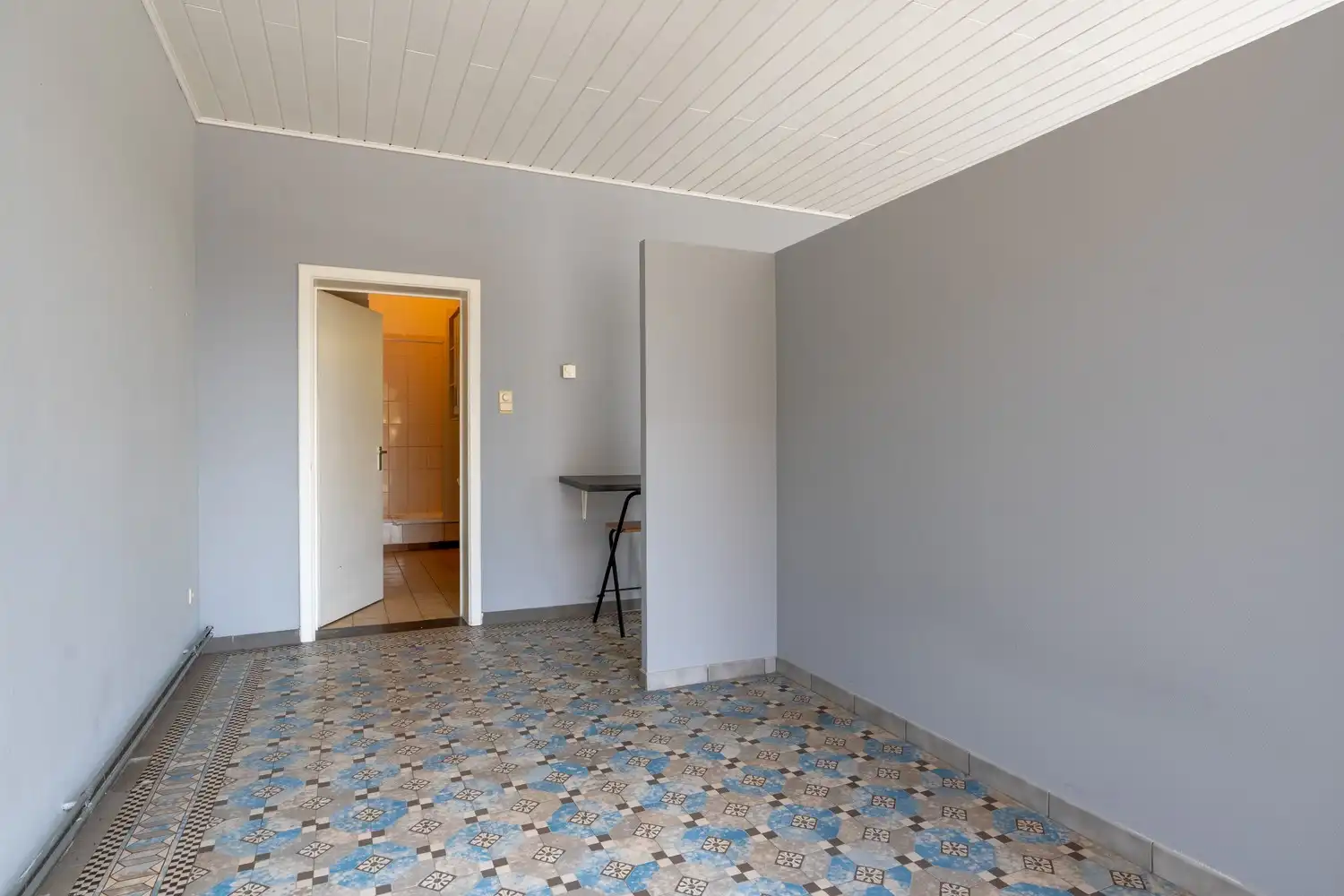 Gebouw met vergunning voor 3 appartementen en een handelspand foto 11