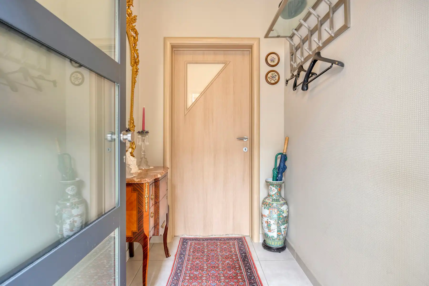 Instapklaar gelijkvloers appartement in centrum Buggenhout foto 3