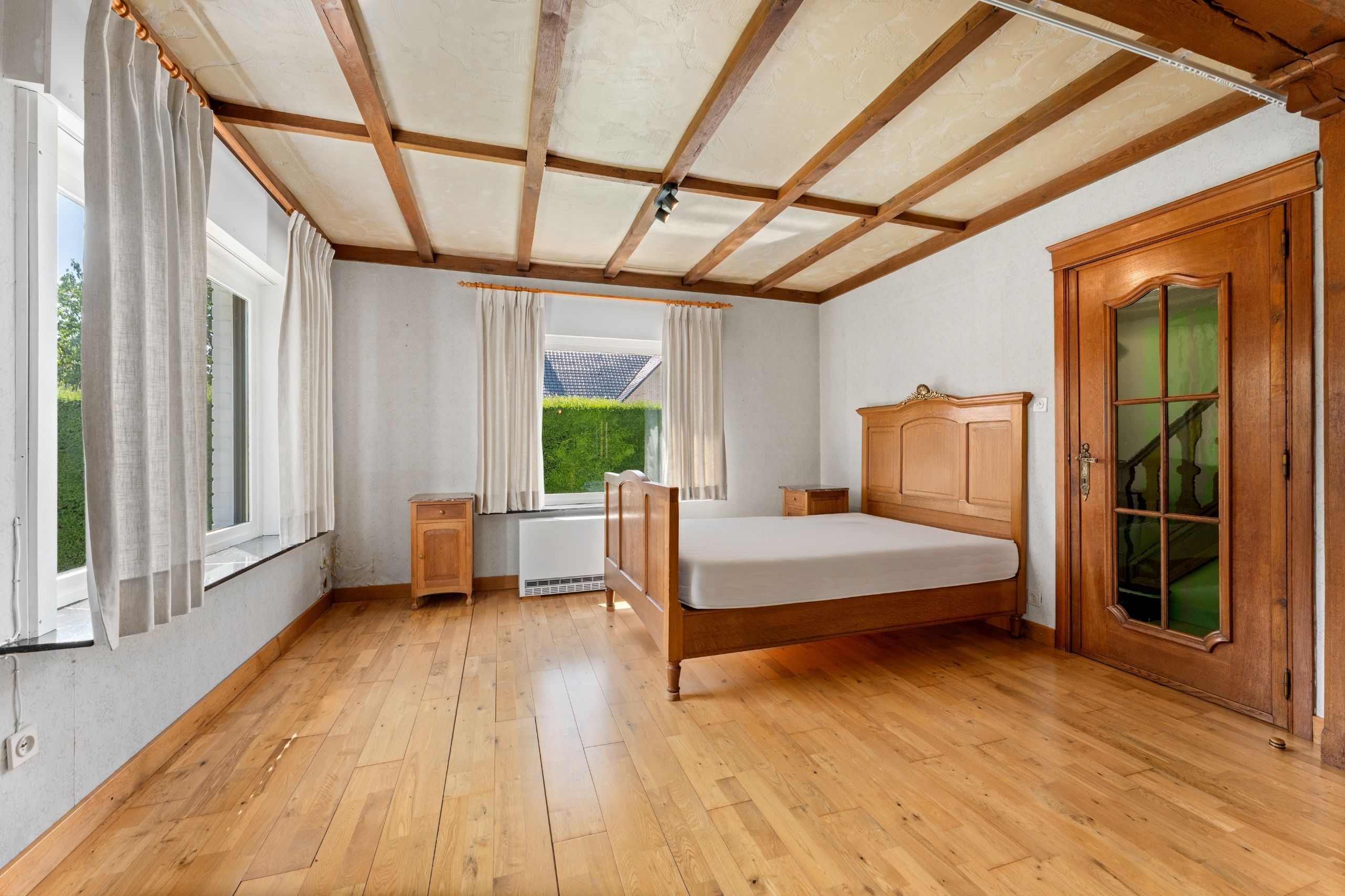 Charmante op te frissen woning met atelier in residentiële buurt foto 6