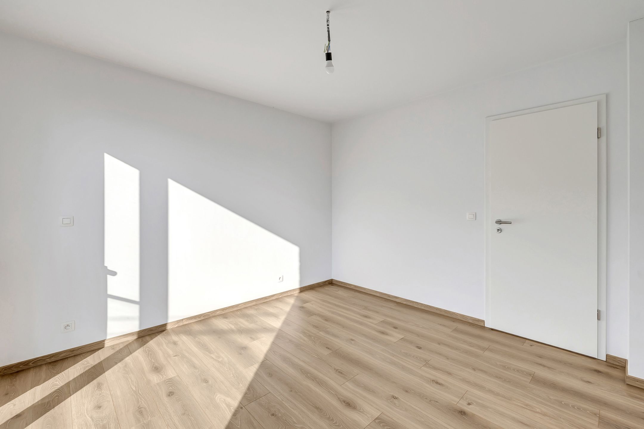 Volledig afgewerkte nieuwbouwwoning met 5 slaapkamers foto 15