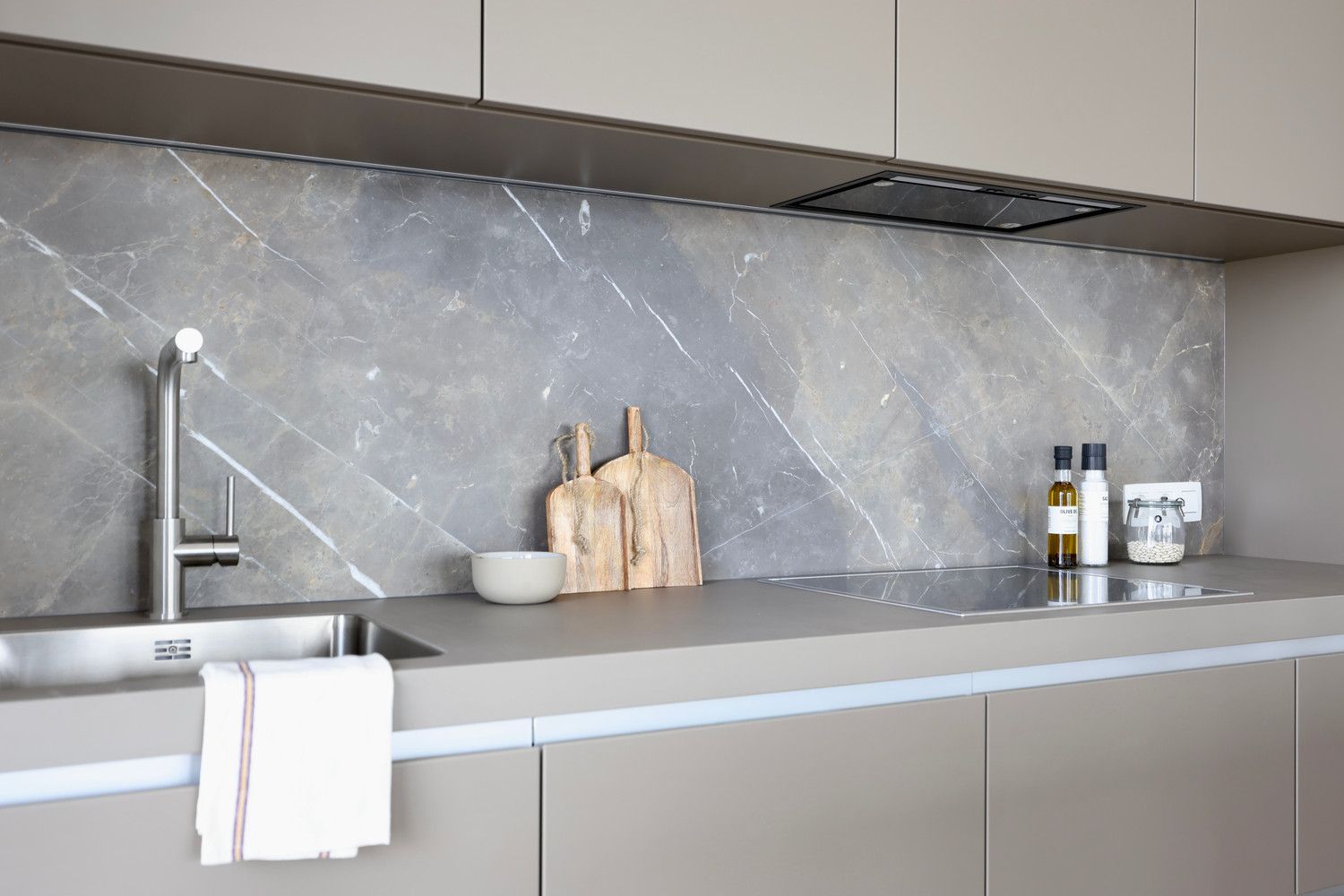 Luxe-appartement met frontaal Scheldezicht met heerlijk terras (30m²) op Nieuw Zuid incl ondergrondse parking en kelderberging foto 9