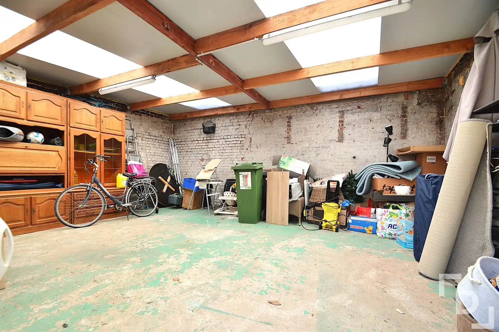 Volledig gerenoveerde, karaktervolle woning met tuin in Ieperse stadscentrum foto 23