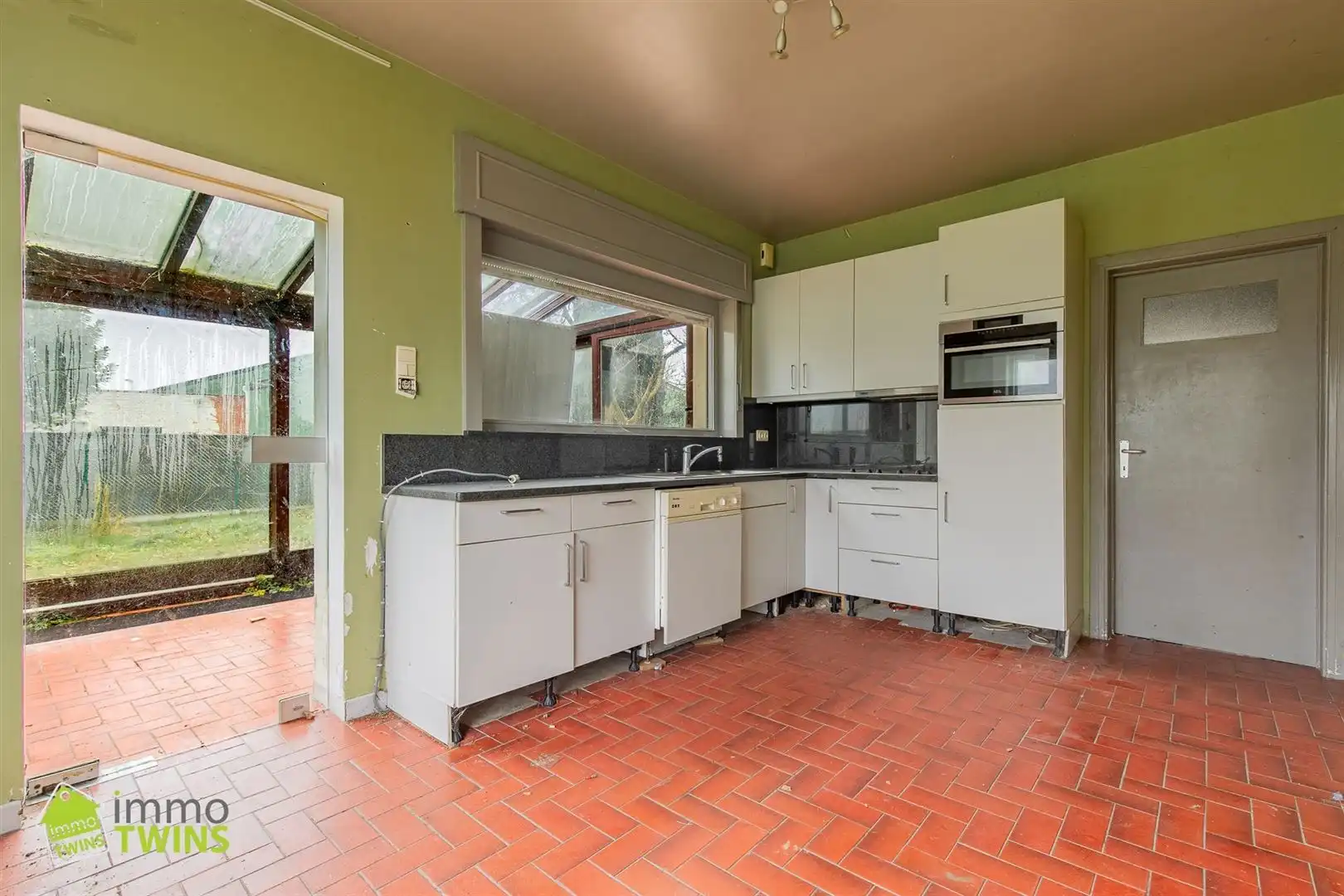 Statige villa met uitzonderlijk potentieel op toplocatie in Berlare foto 9