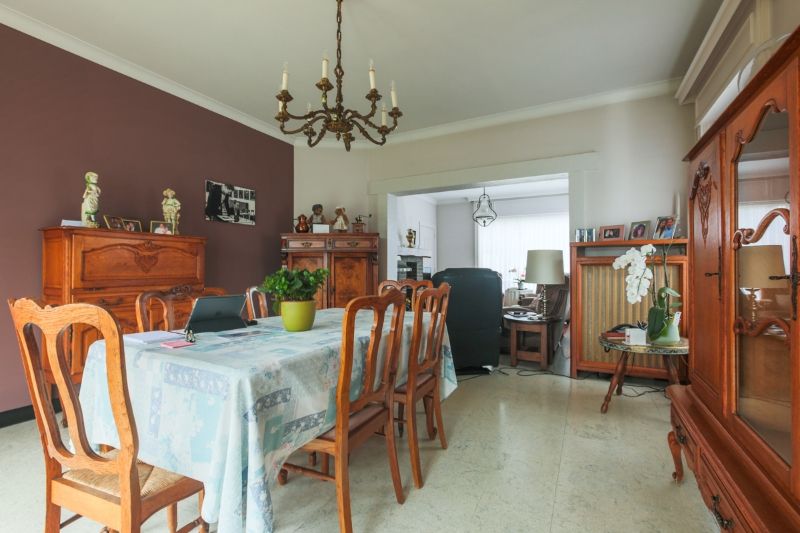 Lichtrijke, te moderniseren woning op 480m² op een steenworp van de Gavers... foto 4