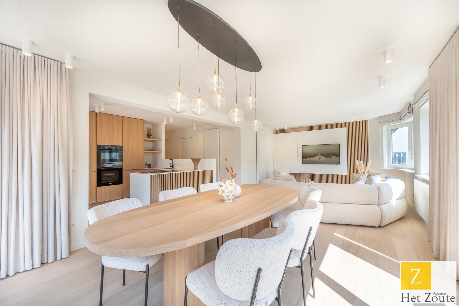 Prachtig hoekappartement op toplocatie in Knokke foto {{pictureIndex}}