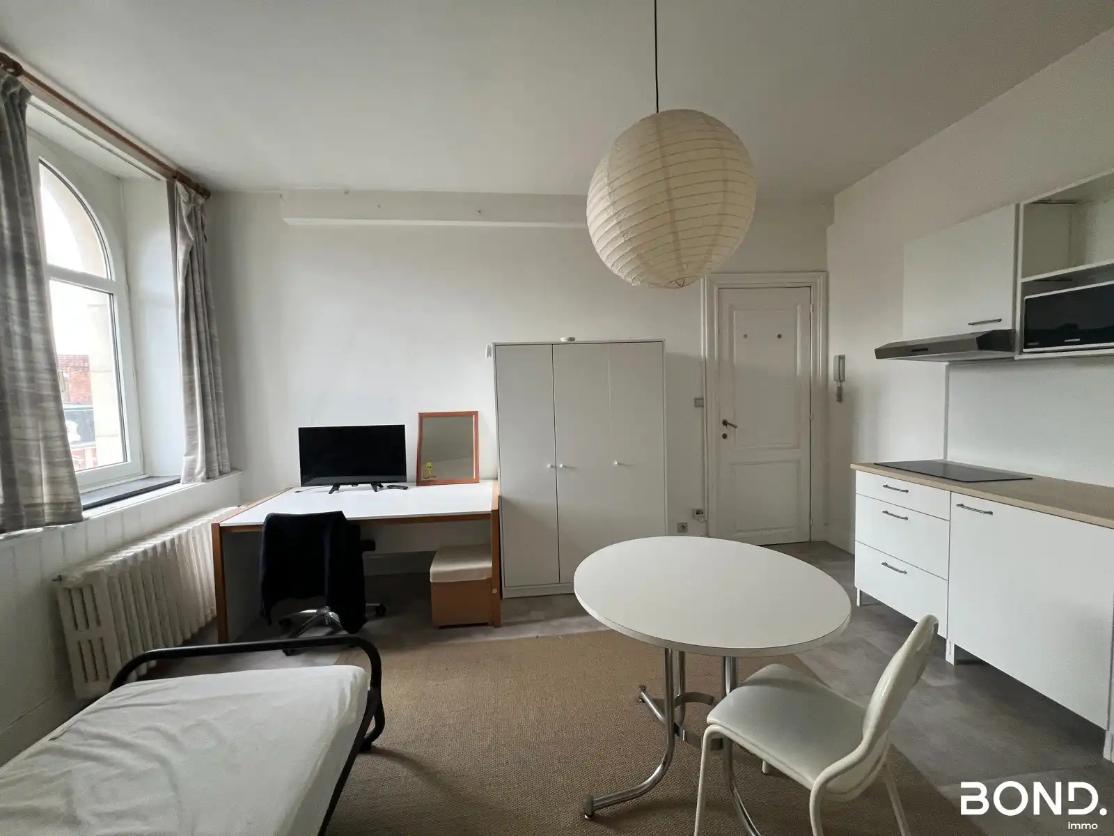 Gemeubelde studentenkamer te huur in hartje Leuven foto 3