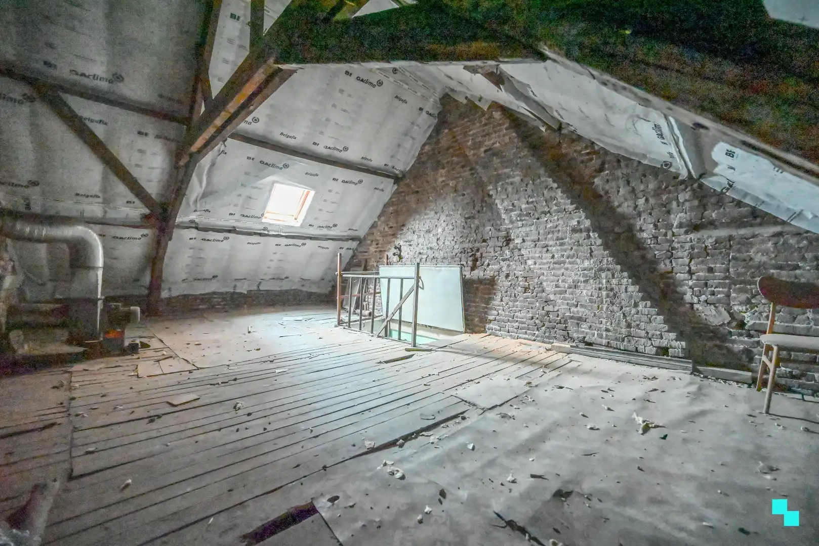 Te renoveren karaktervol handelspand in centrum Waregem foto 19