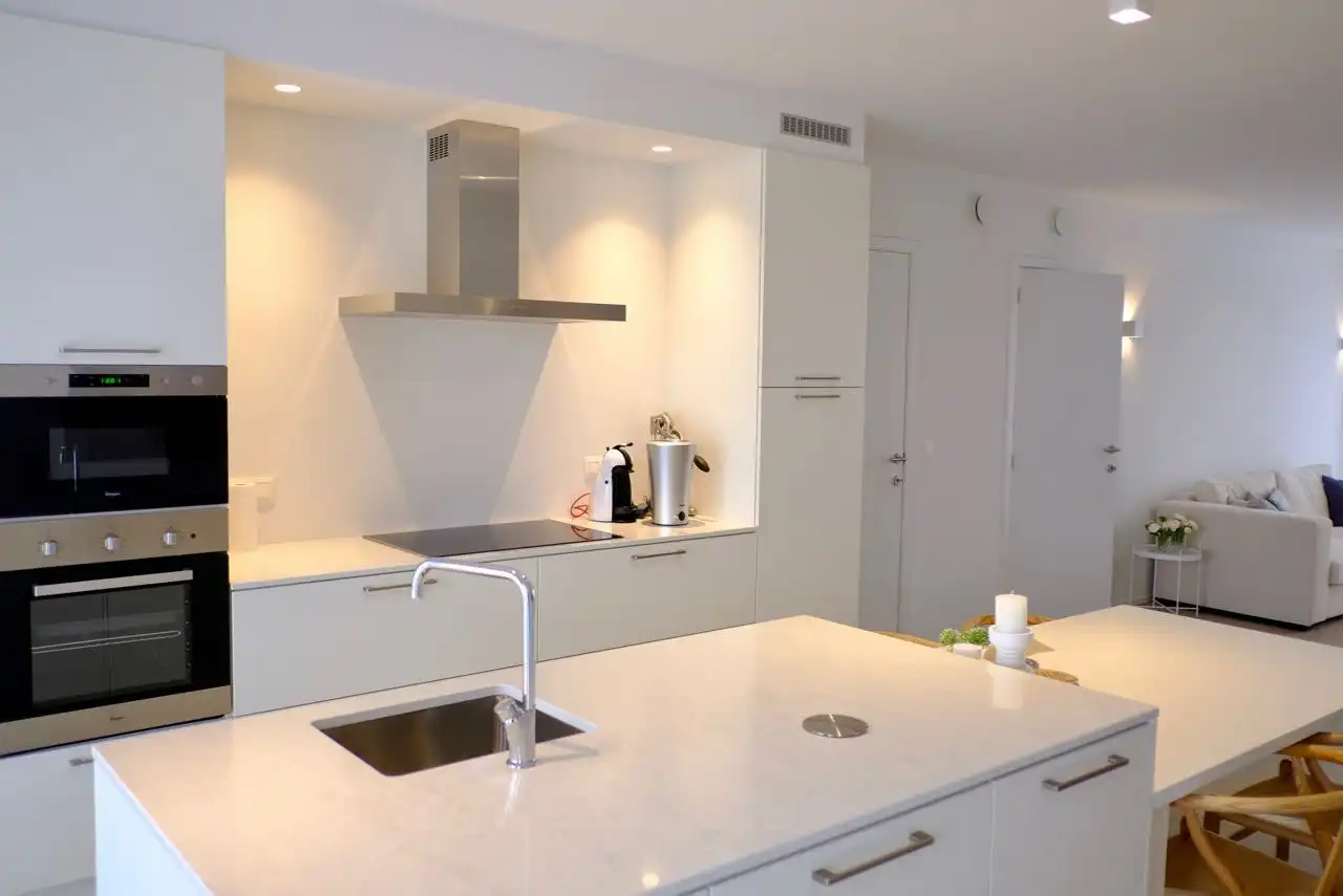 GEMEUBELD: Exclusief wonen in het hart van de Cadixwijk op Het Eilandje. foto 7