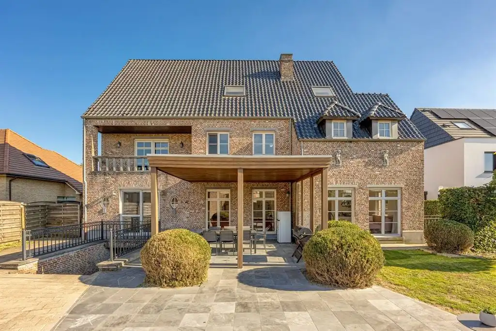 karaktervolle villa met zonnige tuin en zwembad foto 34