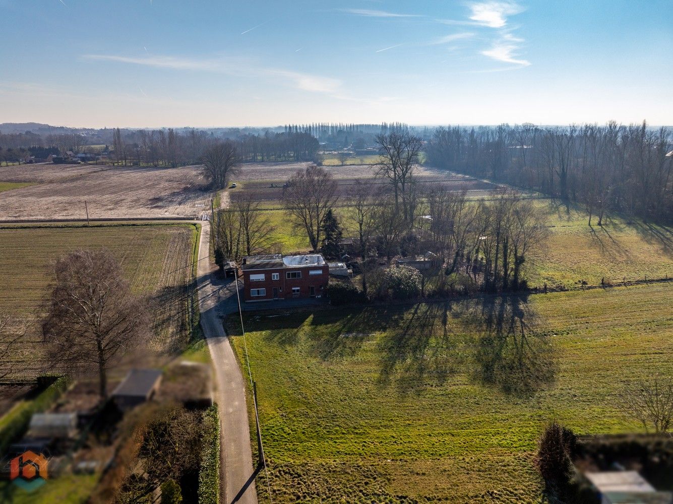 Hoofdfoto van de publicatie: Pand op een prachtig perceel van 13.625 m²