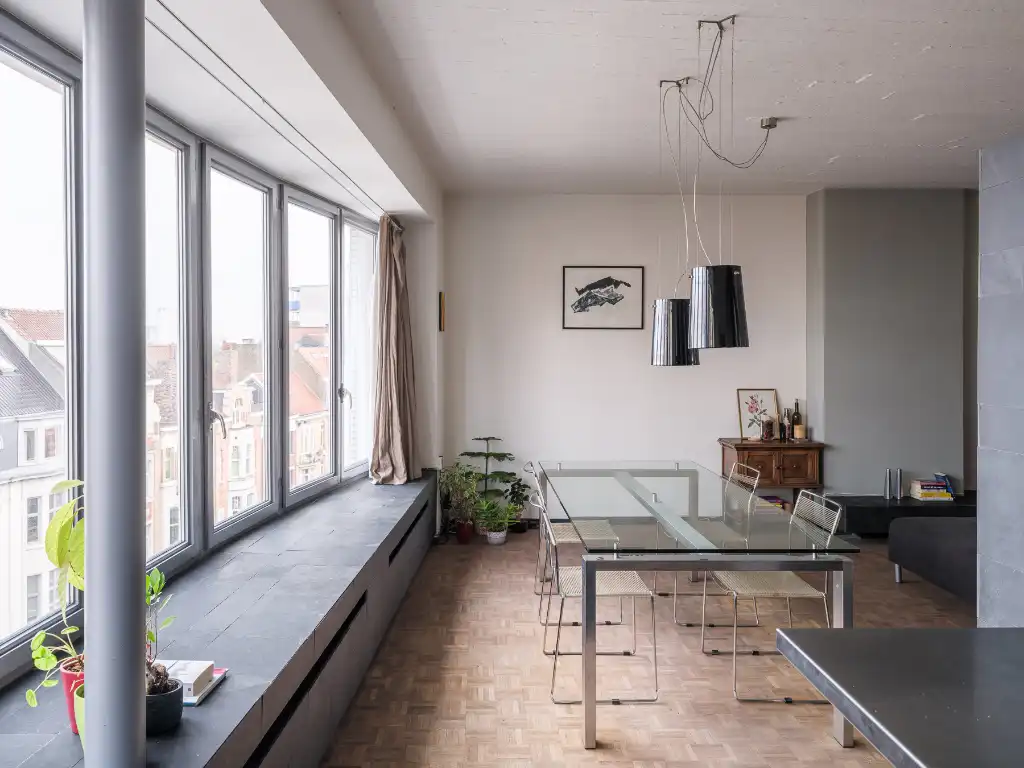 Ruim tweeslaapkamerappartement met verzicht nabij het Citadelpark en stadscentrum. foto 3