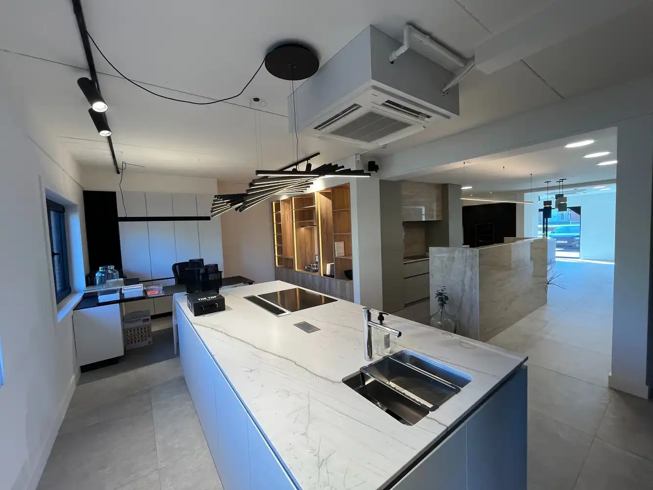 showroom 164m² foto 18