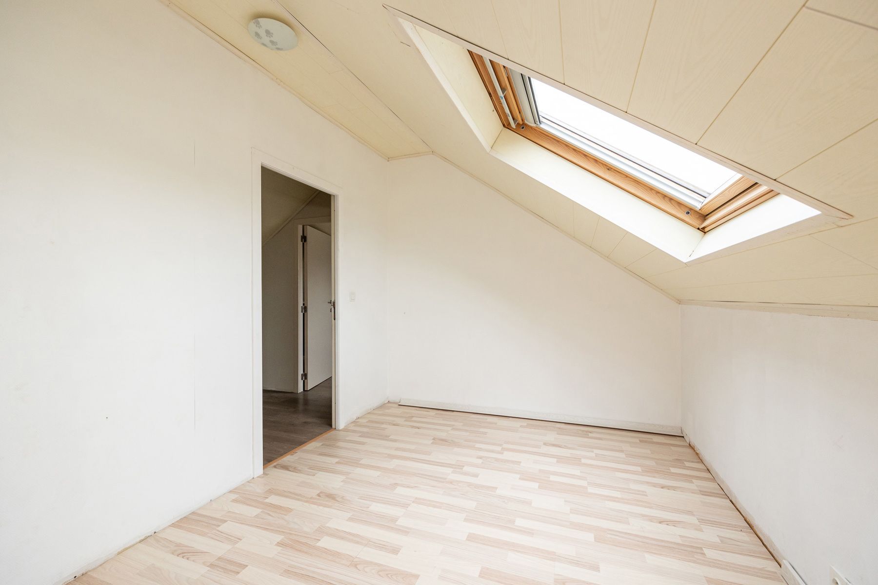 Een charmante woning met 4 slaapkamers op een perceel van 380m². foto 13