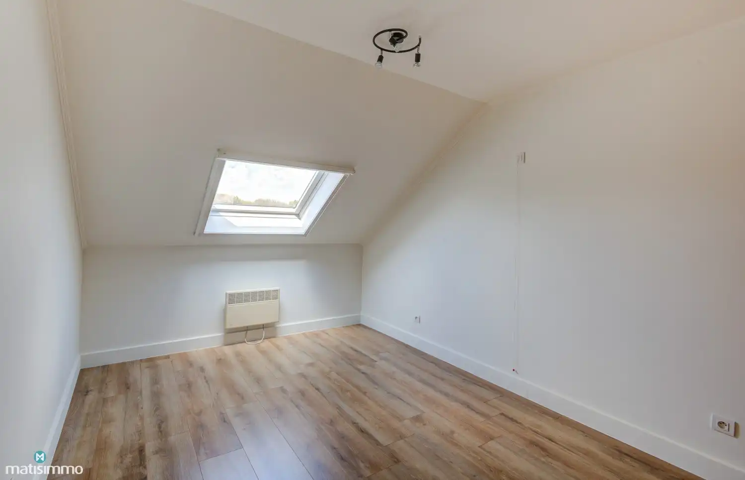 DUPLEXAPPARTEMENT MET AUTOSTAANPLAATS, GARAGEBOX EN KELDERBERGING NABIJ CENTRUM BILZEN foto 17