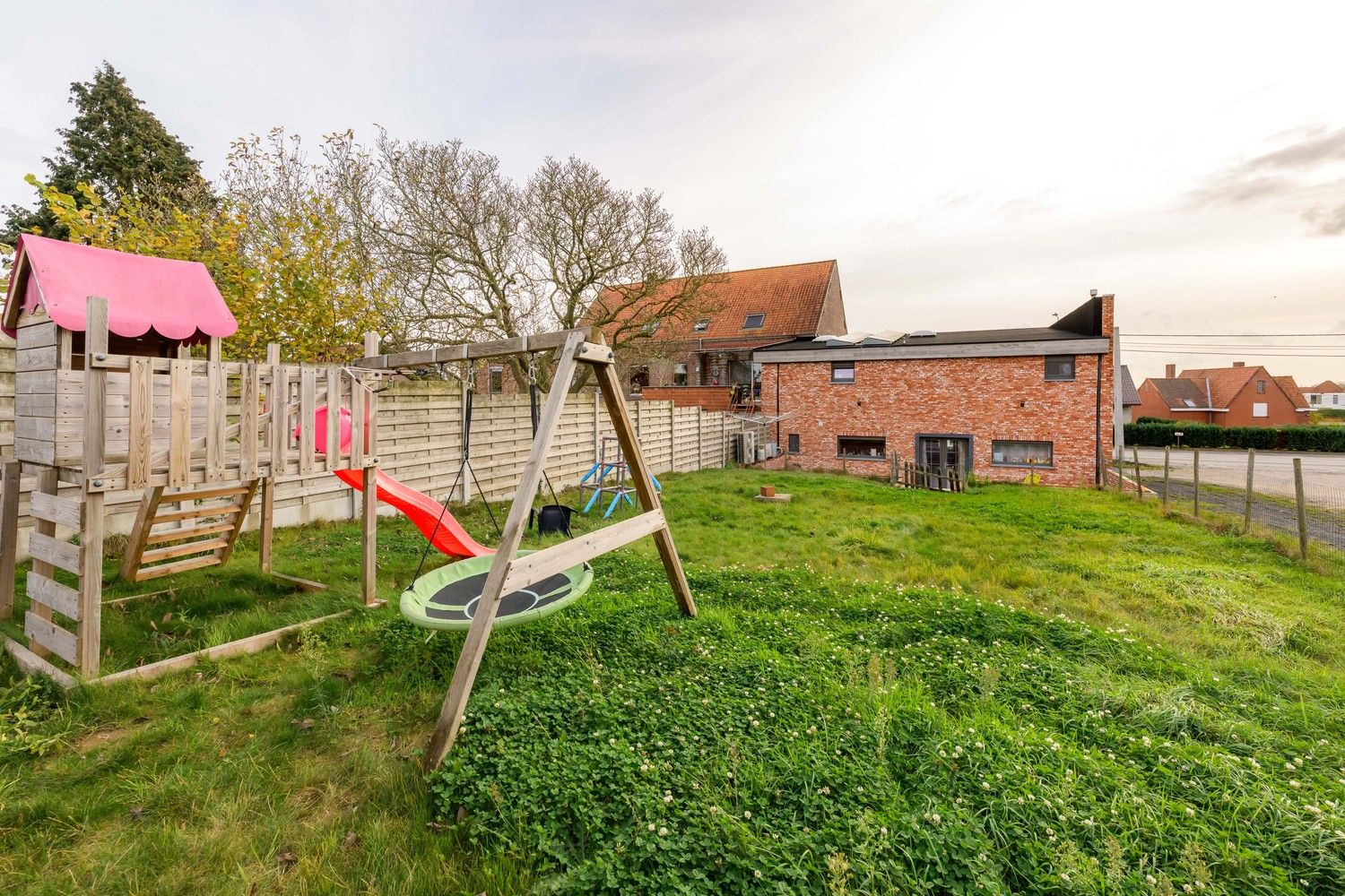 Halfopen woning te Koolskamp. foto 24