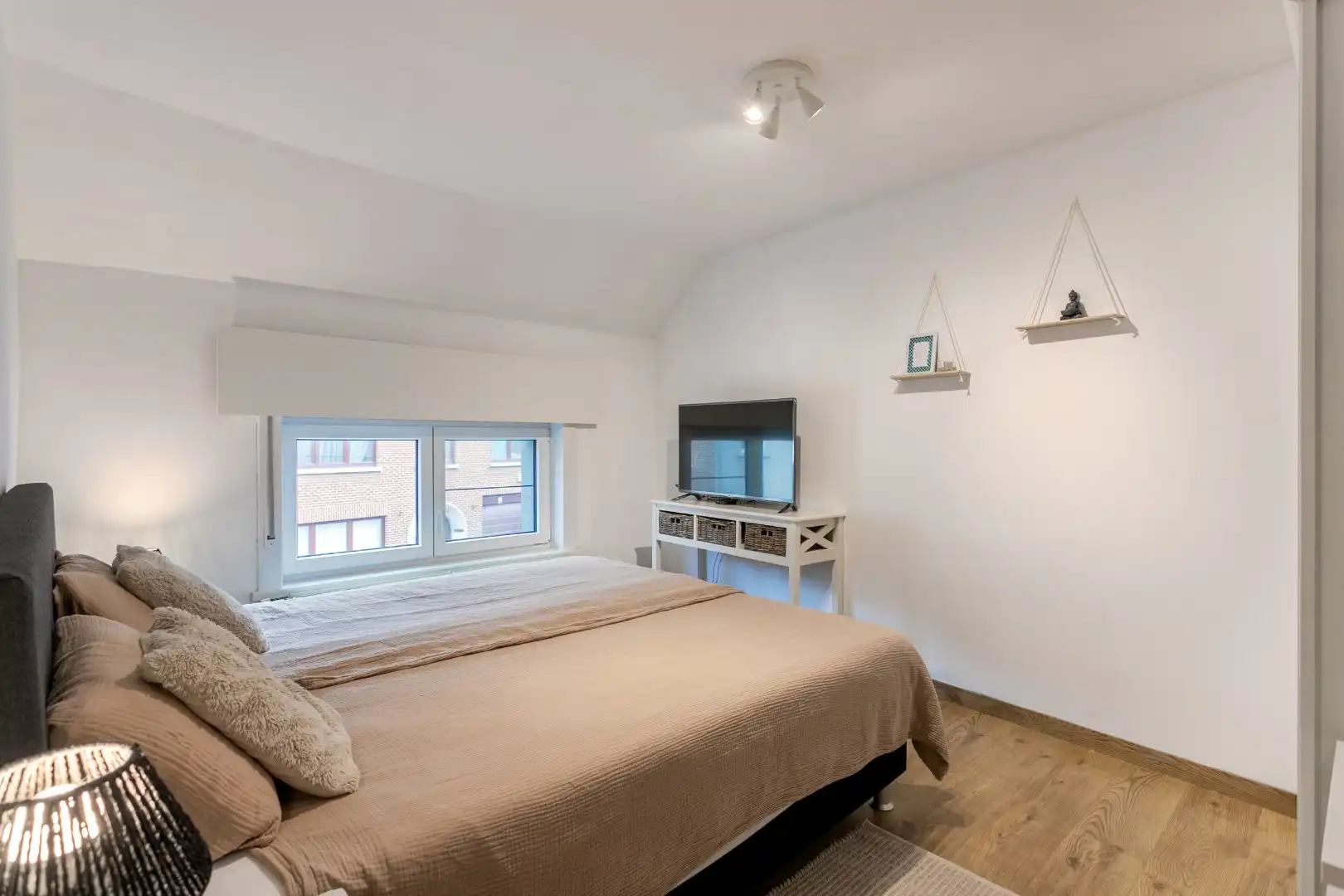Gerenoveerde 3-gevelwoning met tuin en 4 slaapkamers te Sint-Genesius-Rode foto 16
