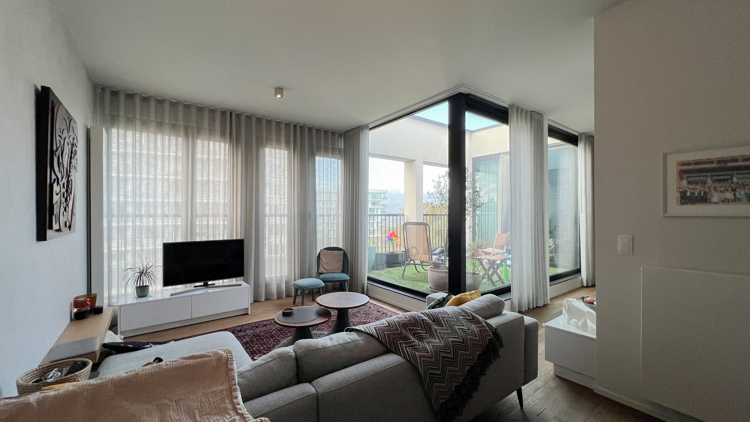 Penthouse met 2 slaapkamers en parking aan het Zuidpark foto {{pictureIndex}}