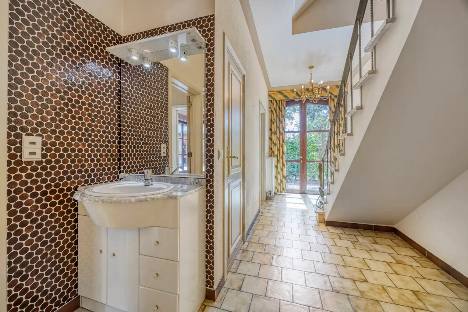 STATIGE VILLA VOOR PRIVE OF VRIJ BEROEP MET RUIME TUIN   foto 14