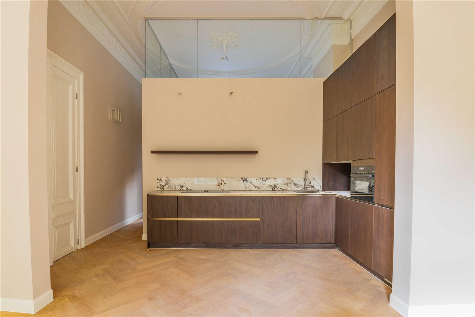 High-end living in piekfijnappartement foto 5