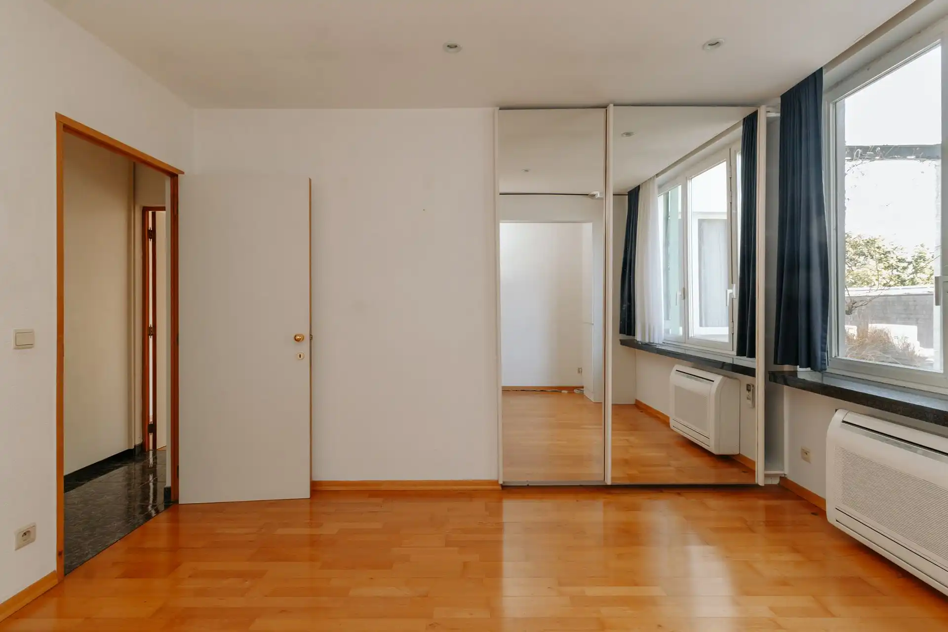 Zeer ruim 2-slaapkamerappartement in het centrum van Wilrijk foto 12