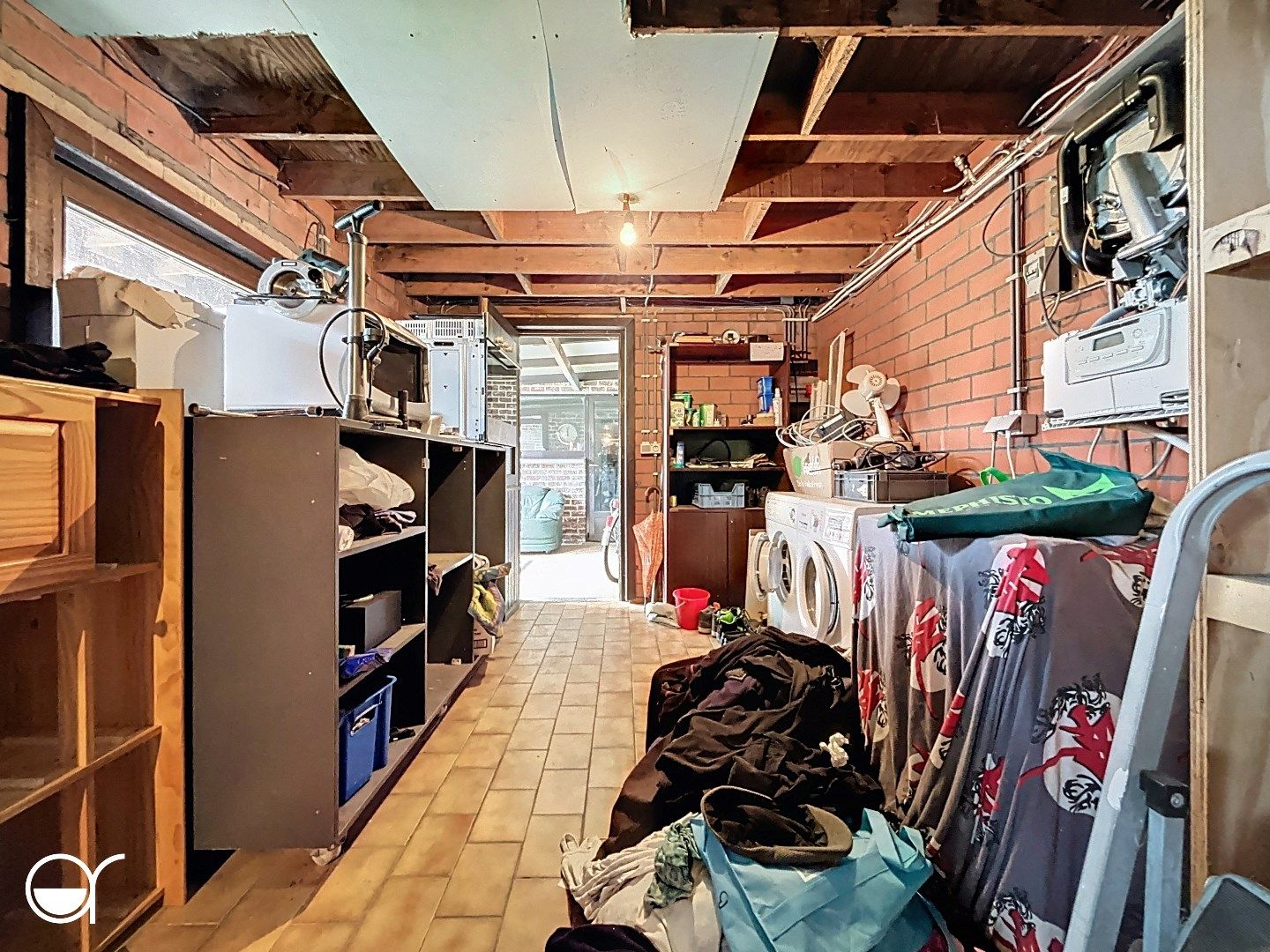 Te renoveren woning met uitzicht op de velden foto 20