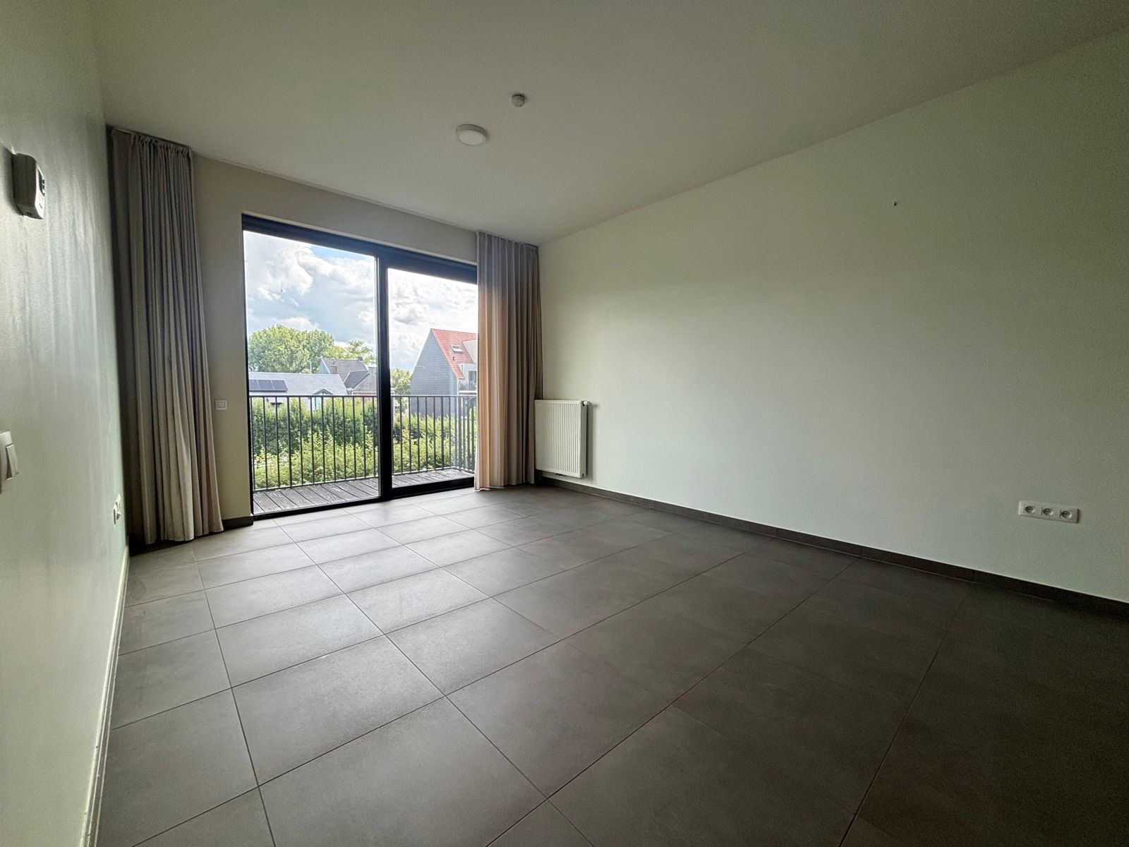 TE KOOP: Zeer mooie Serviceflat 2 SLAAPKAMERS en terras! foto 3