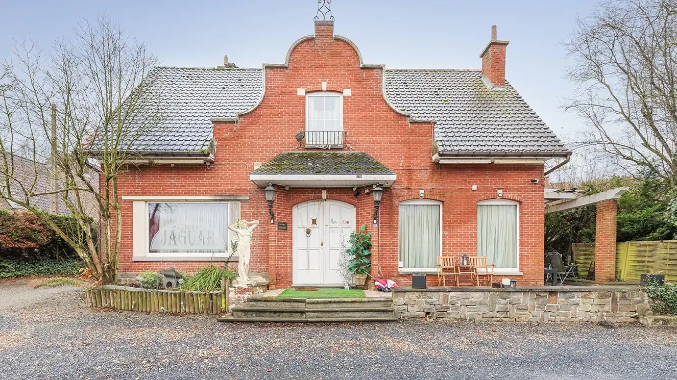 Hoofdfoto van de publicatie: Goed gelegen pand / opbrengsteigendom met tuin te koop te Lubbeek