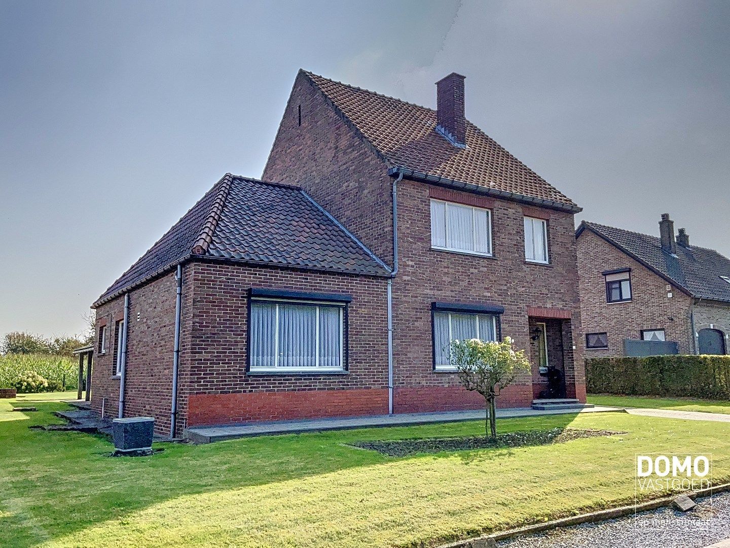 Hoofdfoto van de publicatie: Uniek en idyllisch gelegen woning te Alken.