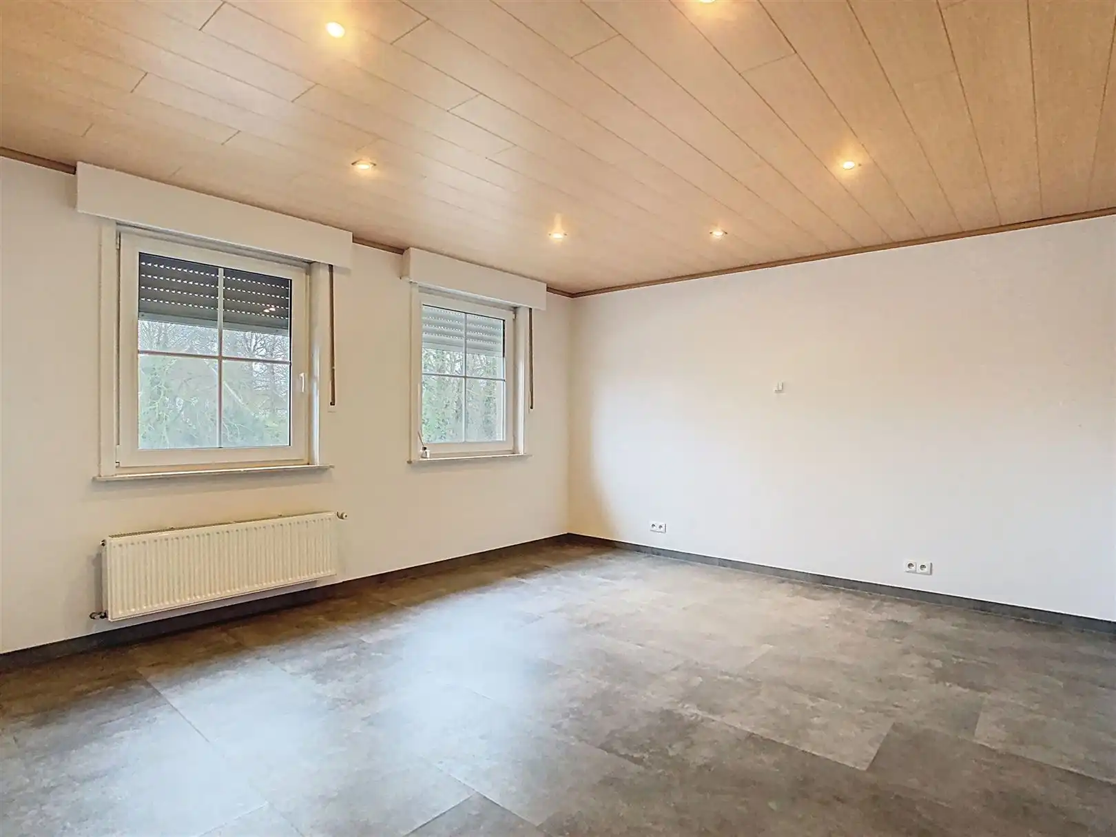 RUIME VILLA MET 4 SLPK EN MOOIE TUIN foto 13