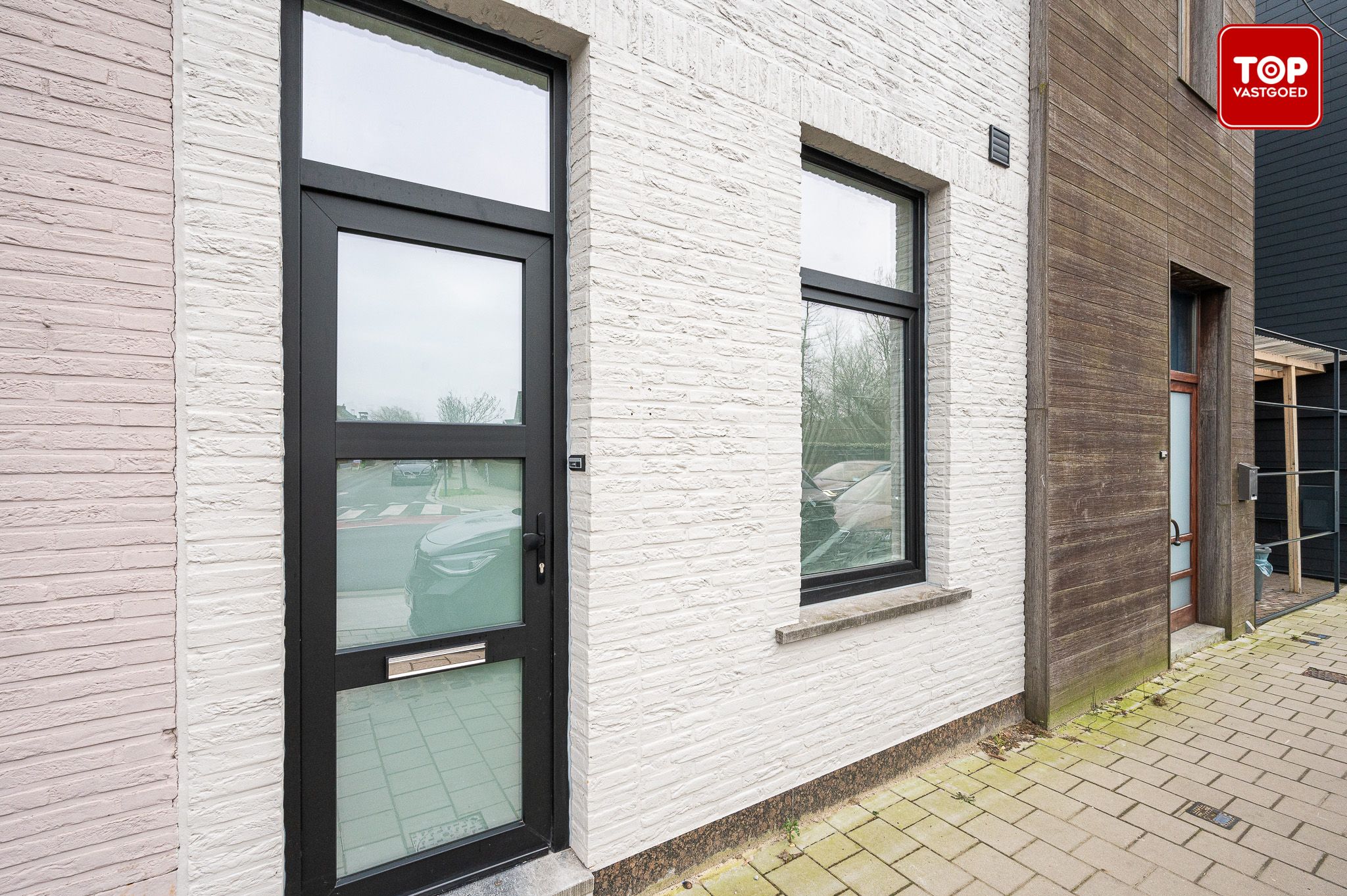 Totaal gerenoveerde woning (2024) met tuin en garage.  foto 4